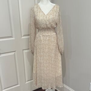 Mercuryduo Elegant Cream Floral Dress Size XS